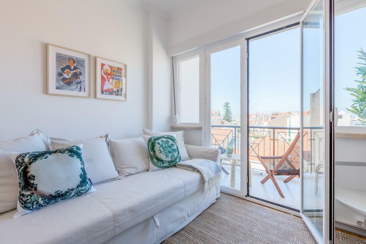 Renovated Sunny Apartment With Amazing Sunset Balcony , By Timecooler Lizbona Zewnętrze zdjęcie