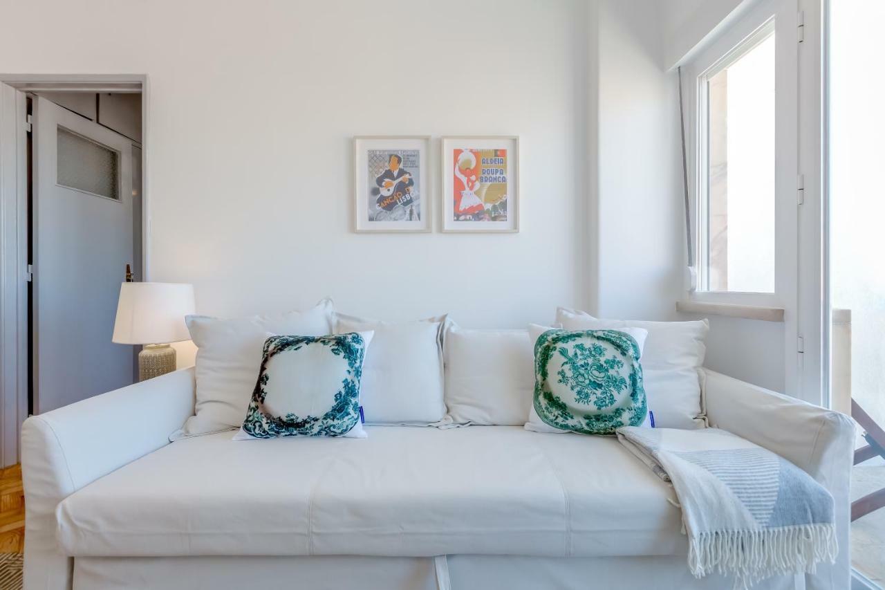 Renovated Sunny Apartment With Amazing Sunset Balcony , By Timecooler Lizbona Zewnętrze zdjęcie