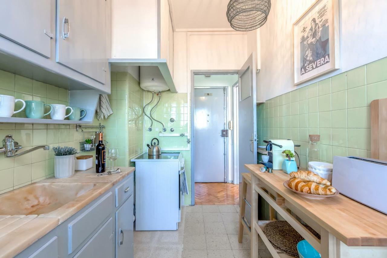 Renovated Sunny Apartment With Amazing Sunset Balcony , By Timecooler Lizbona Zewnętrze zdjęcie